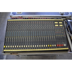 Soundcraft Series 200B